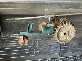 451-69972 Craftsman Vintage Sears Roebuck And Co Cast Iron Tractor Lawn Sprinkler