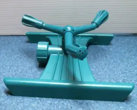 00883 Gilmour 883 3 Arm Rotary Sprinkler Fs