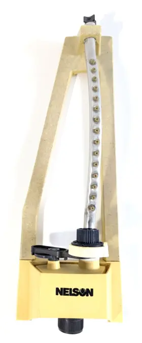 Jc53 Nelson Vintage Yellow Sprinkler 5x6x15.5