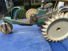 Orbit 69973 Vintage 451 Selfpropelled Cast Iron Traveling Sprinkler Tested Works