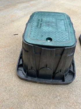 A11408 Rainbird Hunter 3 Valve Inground Irrigation Box