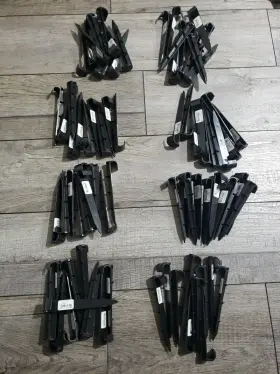 L39800ub Raindrip 80pc Tubing Hold-down Cleated Stake 6-inch Plastic Black L39800ub Raindrip 80pc Tubing Hold-down Cleated Stake 6-inch Plastic Black