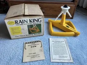 7447 Sunbeam New In Box - Rain King Automatic Lawn Sprinkler Model With Papers 1979 7447 Sunbeam New In Box - Rain King Automatic Lawn Sprinkler Model With Papers 1979